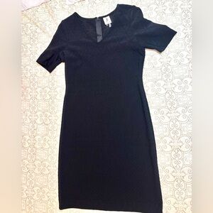 julia jordan Black Short-Sleeve Midi Sheath Dress with Subtle Texture